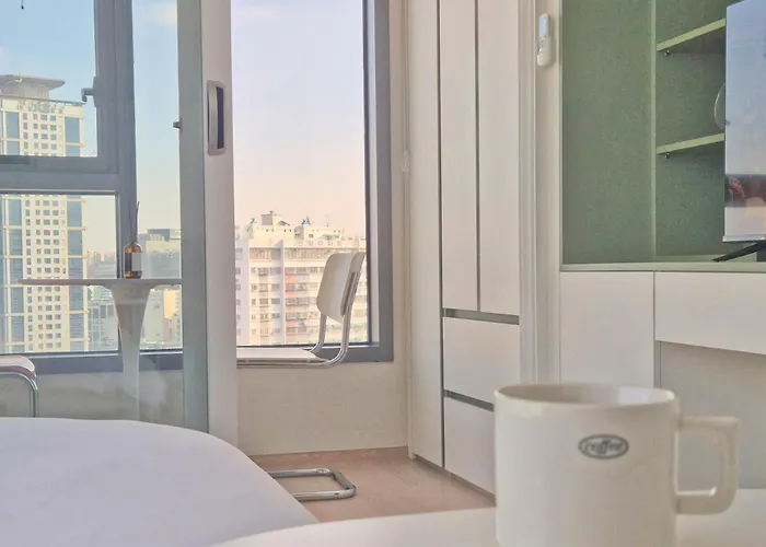 Aparthotel Rest, Triple Metro Line In Chungmuro *